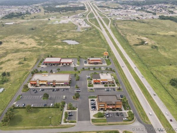 13802 E 122nd Street N, Collinsville, OK 74021