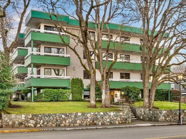 2095 Oak Bay Ave, Unit 303, Oak Bay, BC V8R 1E6