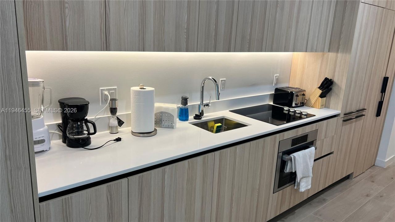 225 N Miami Ave , Unit 312, Miami, FL 33128 Photo