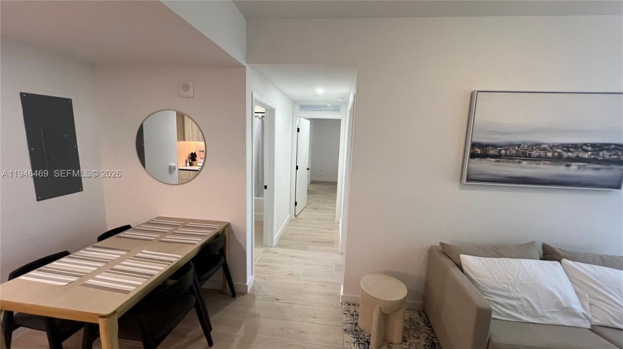 225 N Miami Ave , Unit 905, Miami, FL 33128 Photo