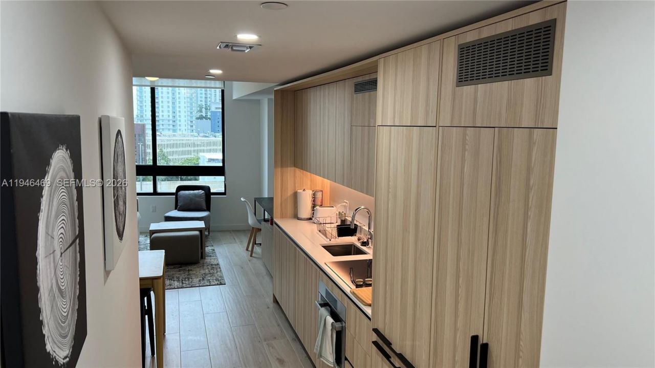 225 N Miami Ave , Unit 905, Miami, FL 33128 Photo