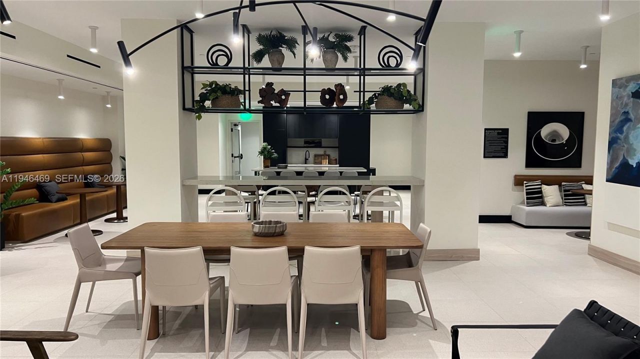 225 N Miami Ave , Unit 905, Miami, FL 33128 Photo