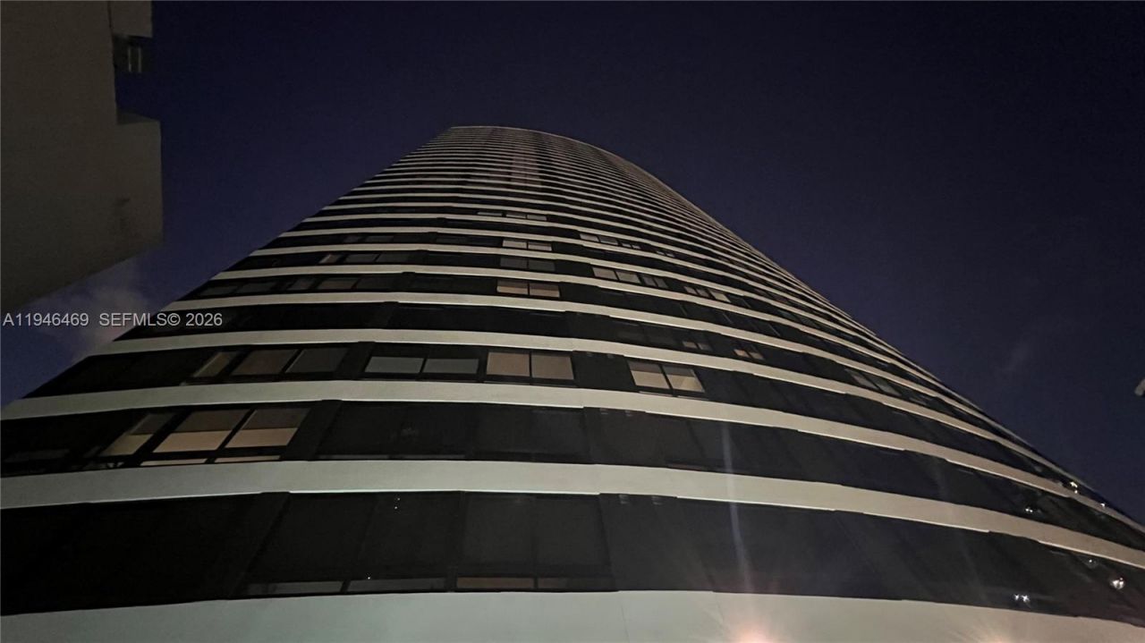 225 N Miami Ave , Unit 905, Miami, FL 33128 Photo