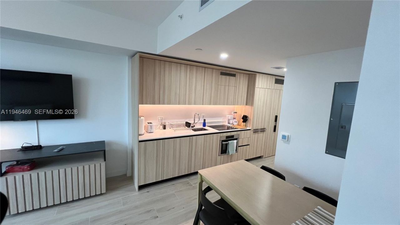 225 N Miami Ave , Unit 905, Miami, FL 33128 Photo