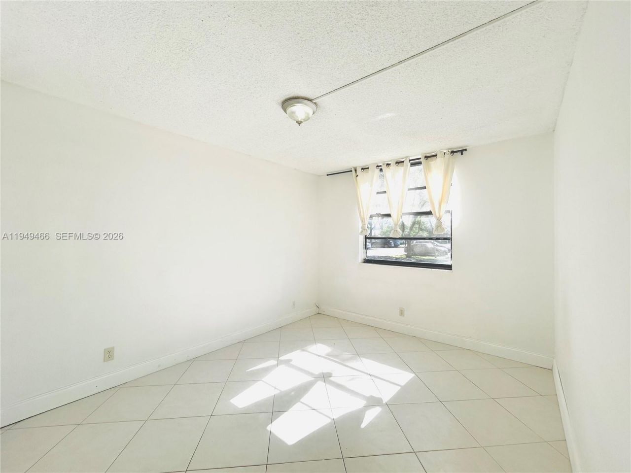 6190 Woodlands Blvd, Unit 113, Tamarac, FL 33319 Photo