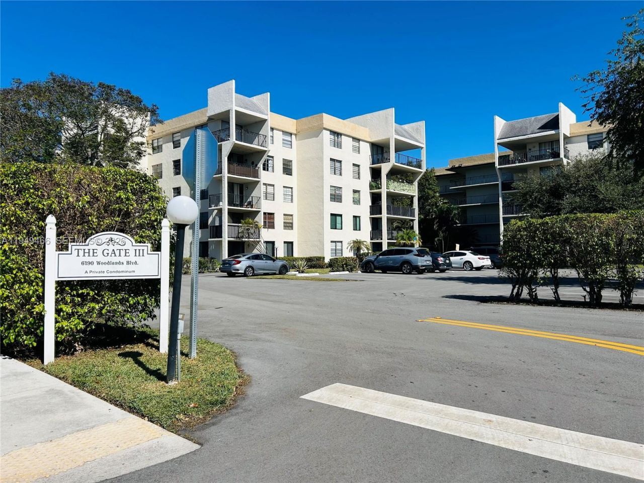 6190 Woodlands Blvd, Unit 113, Tamarac, FL 33319 Photo