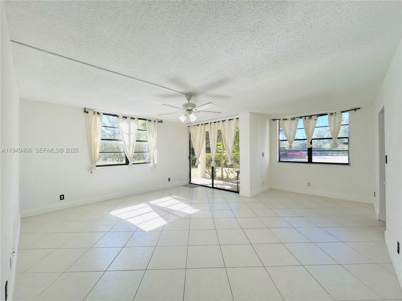 6190 Woodlands Blvd, Unit 113, Tamarac, FL 33319 Photo