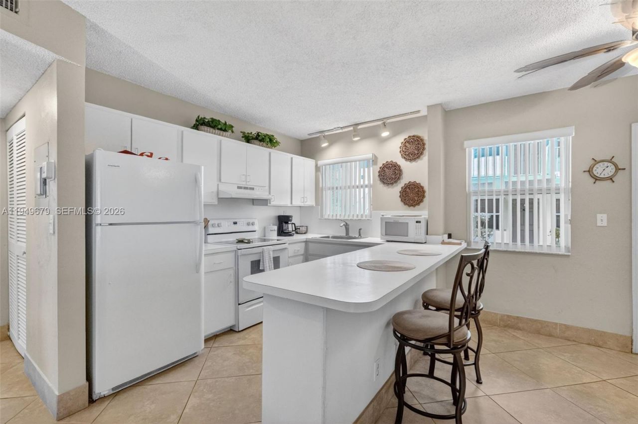 4520 El Mar, Unit 12+18, Lauderdale by the Sea, FL 33308 Photo