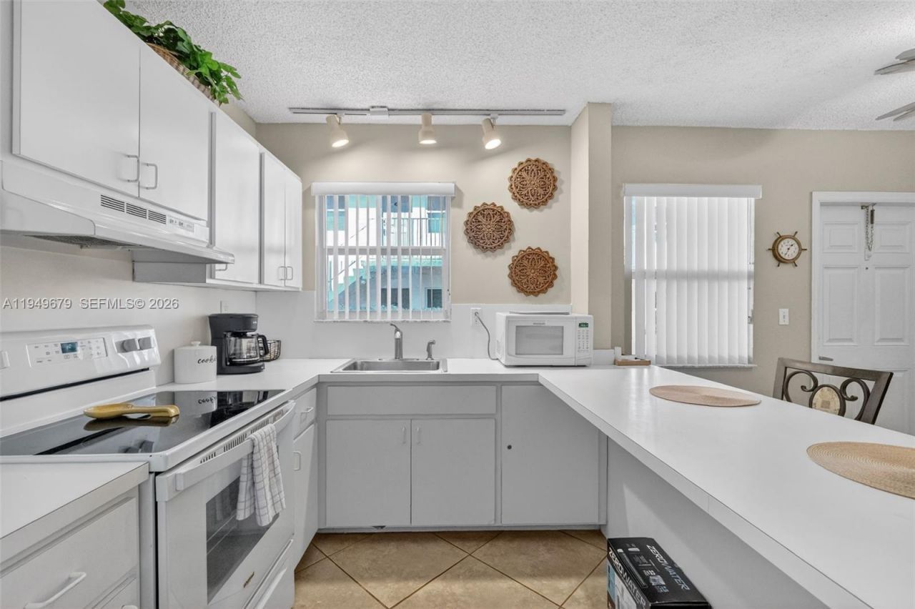 4520 El Mar, Unit 12+18, Lauderdale by the Sea, FL 33308 Photo