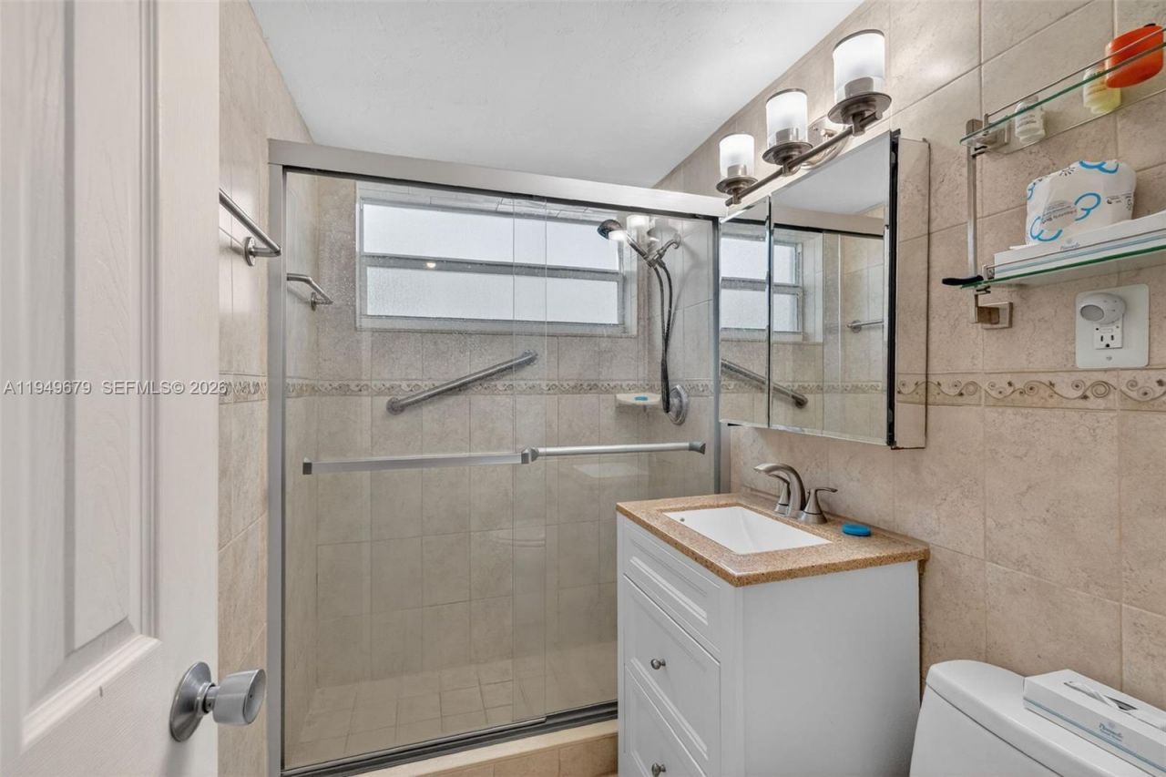 4520 El Mar, Unit 12+18, Lauderdale by the Sea, FL 33308 Photo