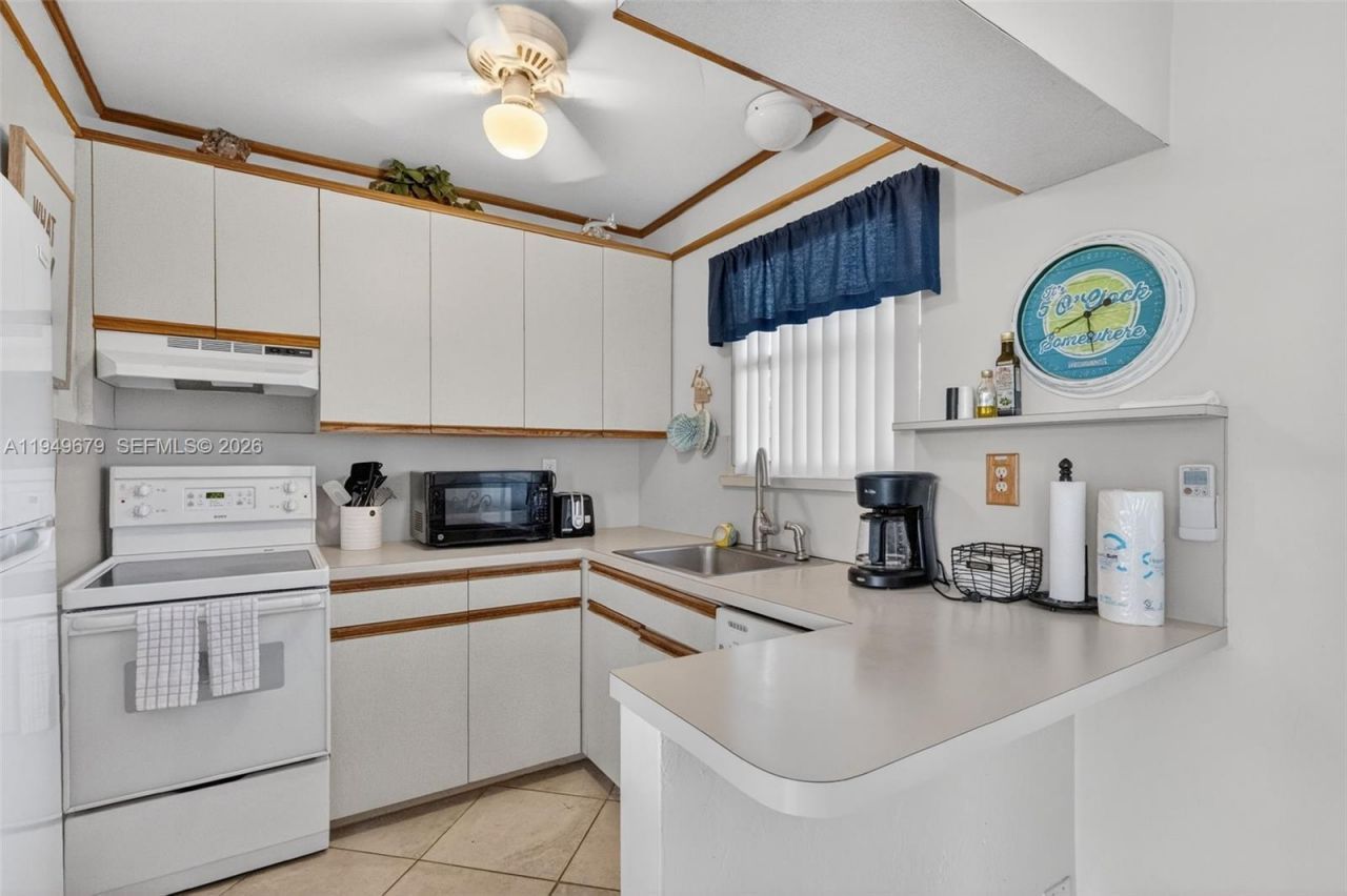 4520 El Mar, Unit 12+18, Lauderdale by the Sea, FL 33308 Photo