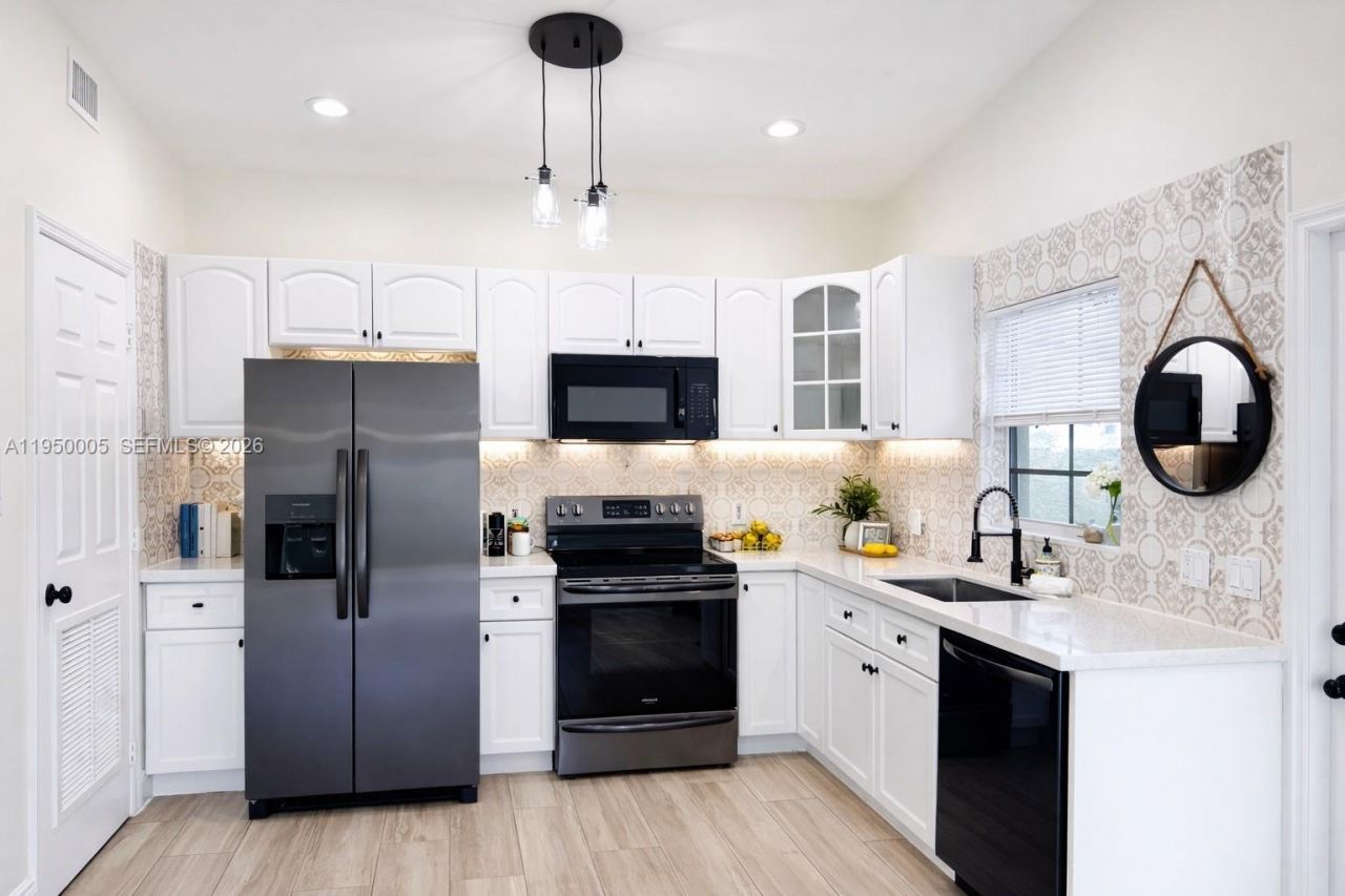 1012 NE 17th Ct, Unit 3, Fort Lauderdale, FL 33305 Photo