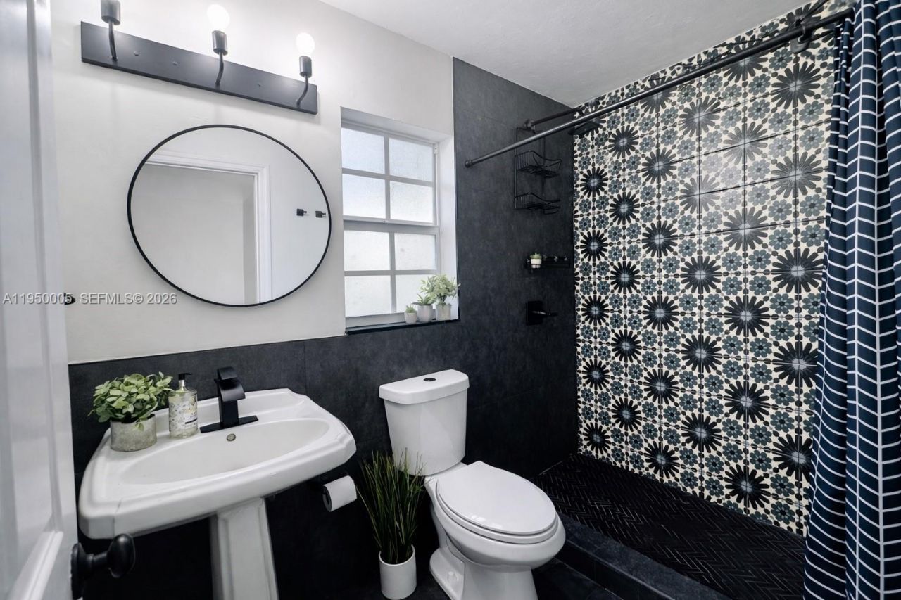 1012 NE 17th Ct, Unit 3, Fort Lauderdale, FL 33305 Photo