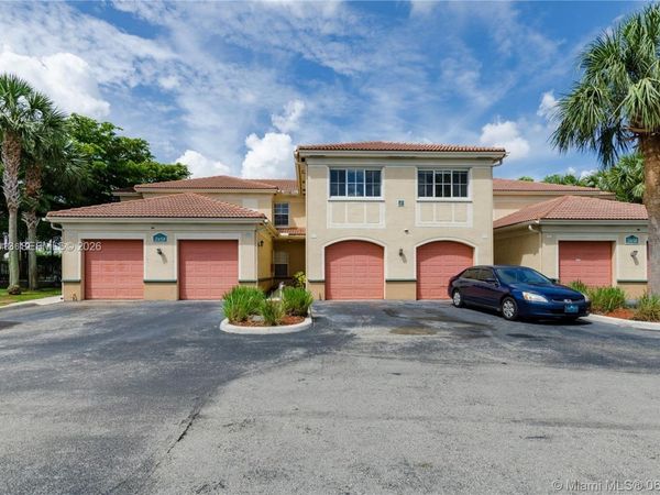2458 Centergate Dr, Unit 202, Miramar, FL 33025
