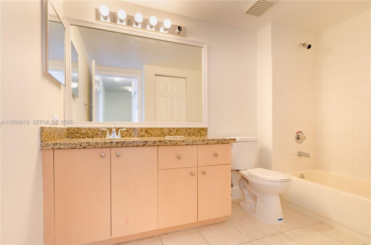 2458 Centergate Dr, Unit 202, Miramar, FL 33025 Photo