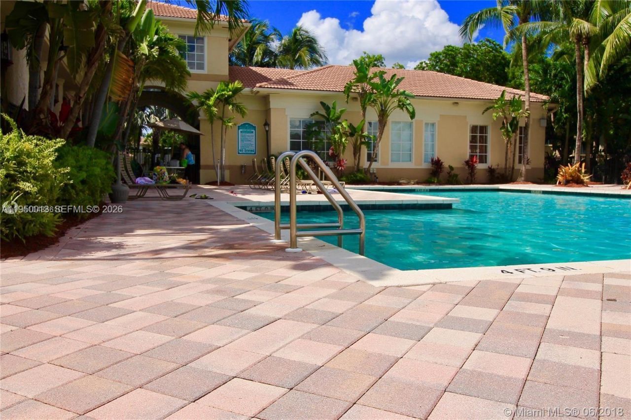 2458 Centergate Dr, Unit 202, Miramar, FL 33025 Photo