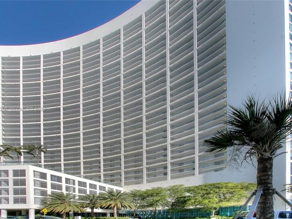 601 NE 36th St, Unit 710, Miami, FL 33137