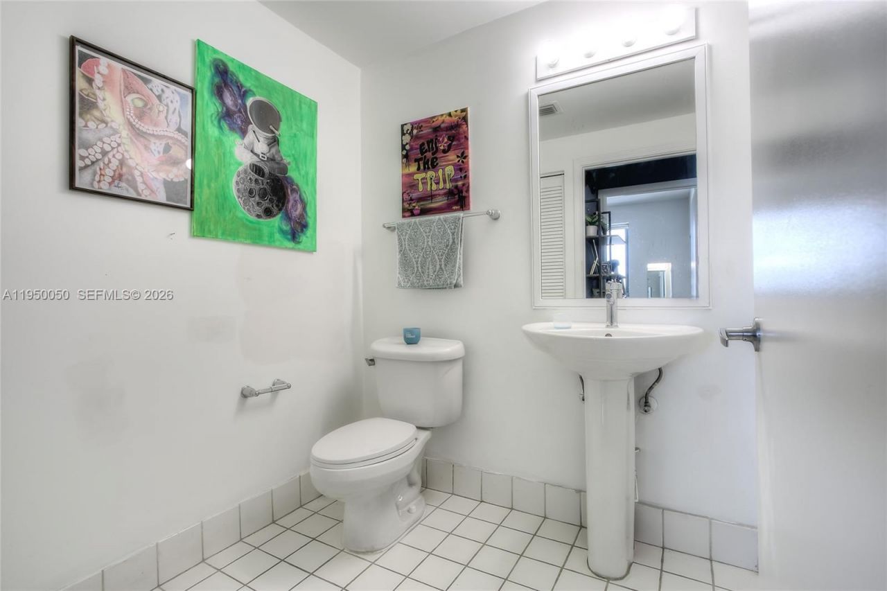 601 NE 36th St, Unit 710, Miami, FL 33137 Photo