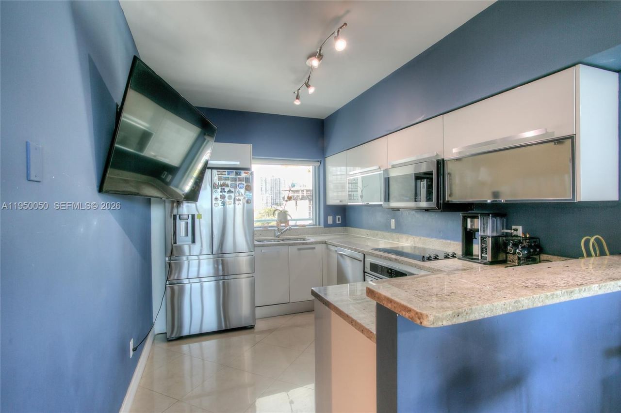 601 NE 36th St, Unit 710, Miami, FL 33137 Photo