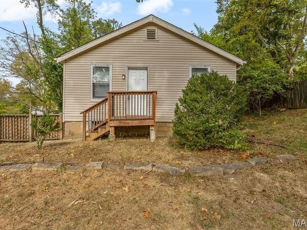 10651 Thorpe Avenue, St Louis, MO 63114