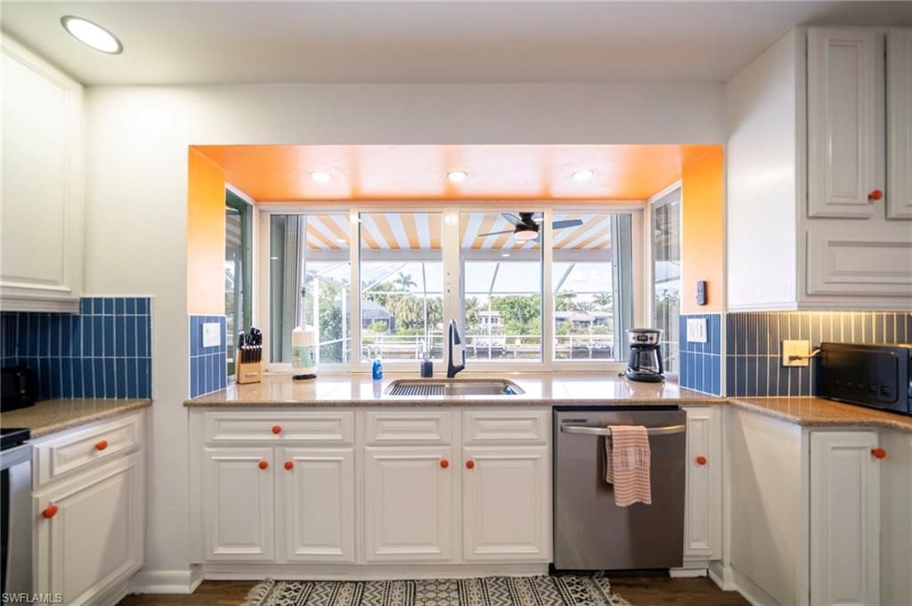 1433 SE 28th Ter, Cape Coral, FL 33904 Photo