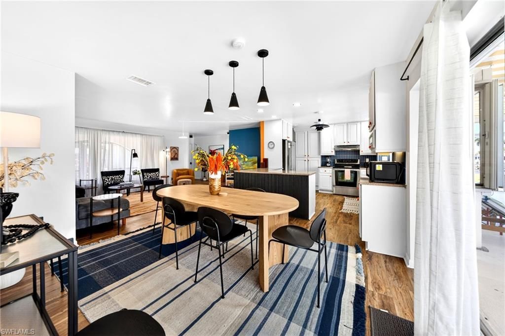 1433 SE 28th Ter, Cape Coral, FL 33904 Photo