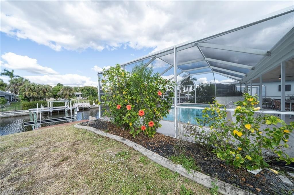 1433 SE 28th Ter, Cape Coral, FL 33904 Photo