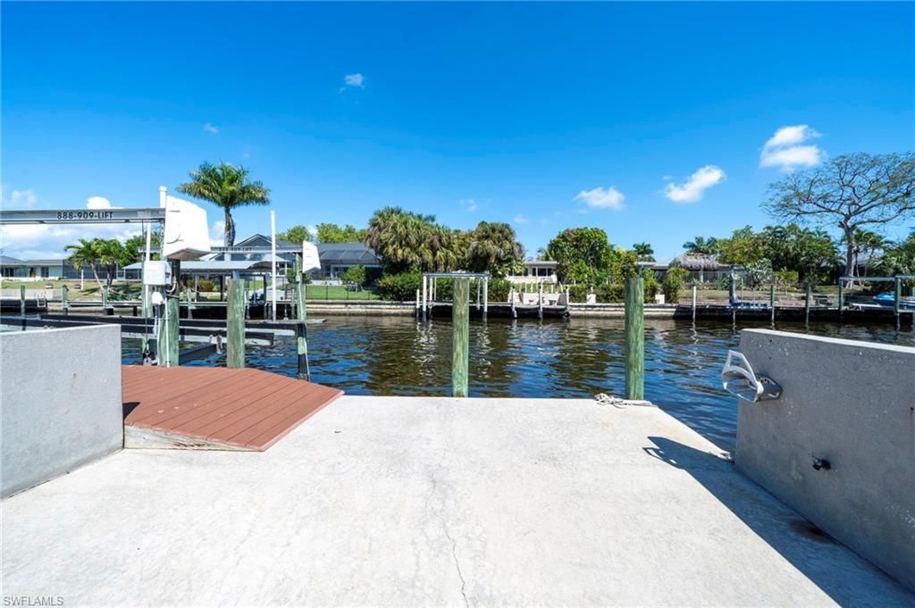 1433 SE 28th Ter, Cape Coral, FL 33904 Photo