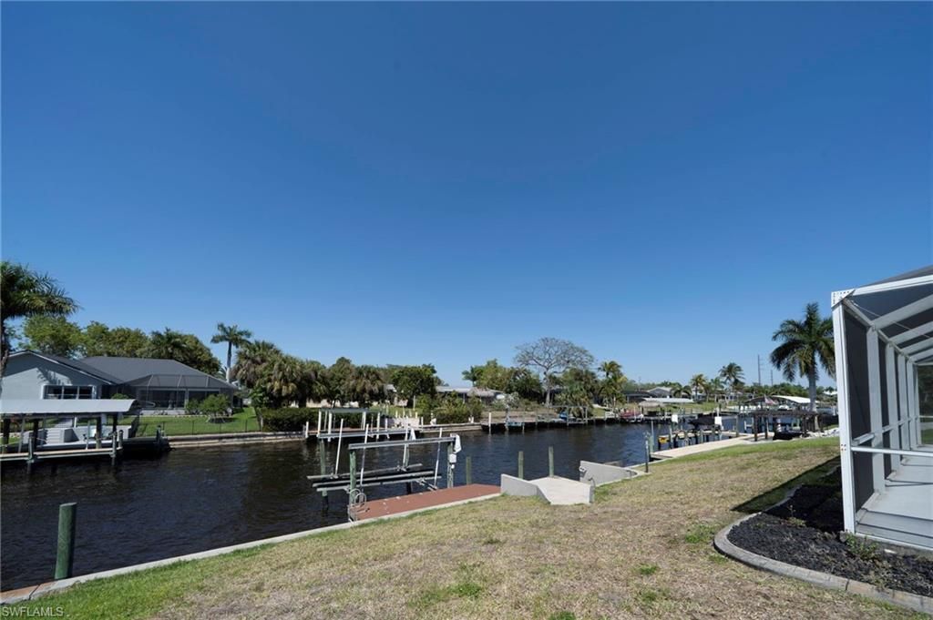 1433 SE 28th Ter, Cape Coral, FL 33904 Photo