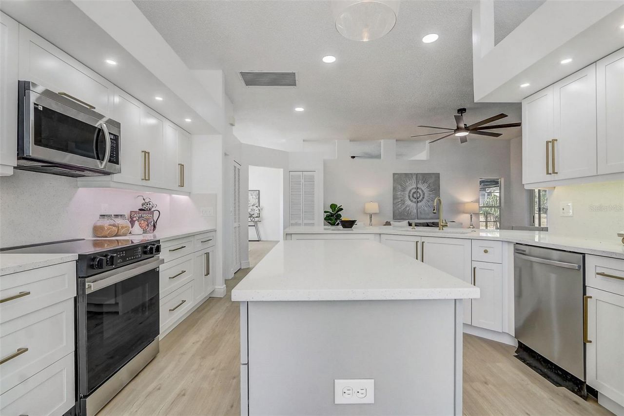 7015 Oakmore Lane, Orlando, FL 32818 Photo