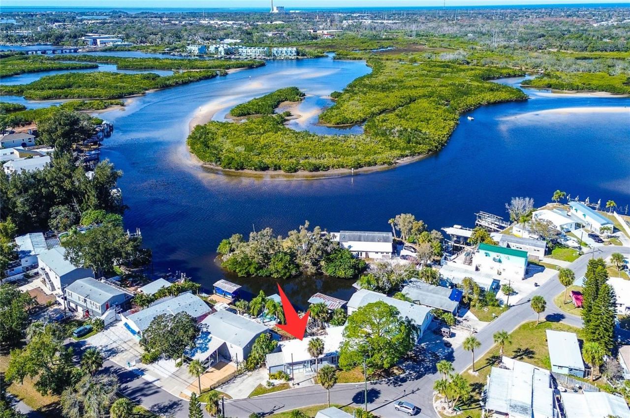 505 Riverview Lane, Tarpon Springs, FL 34689 Main Photo