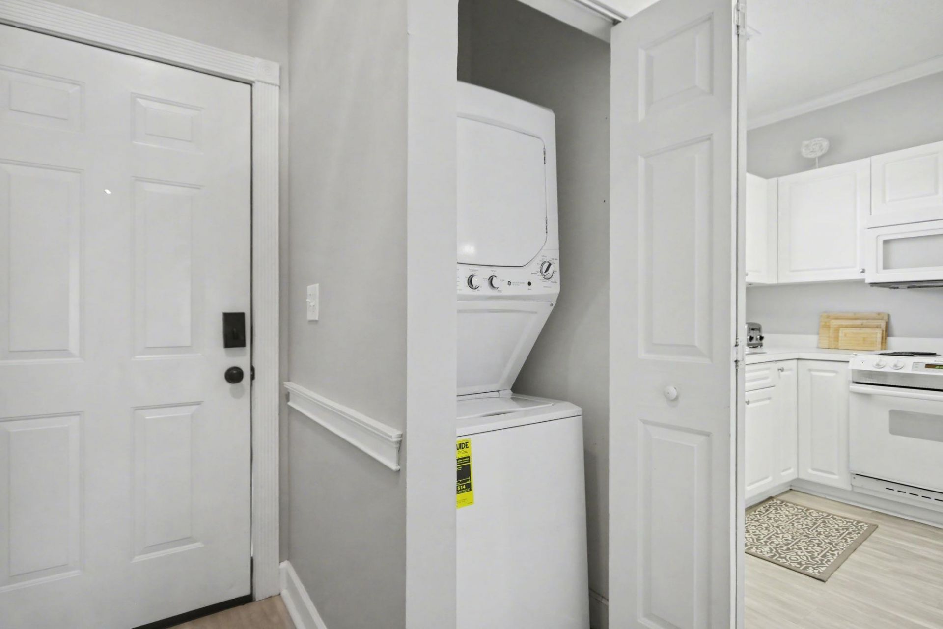 682 Riverwalk Dr. Photo 11