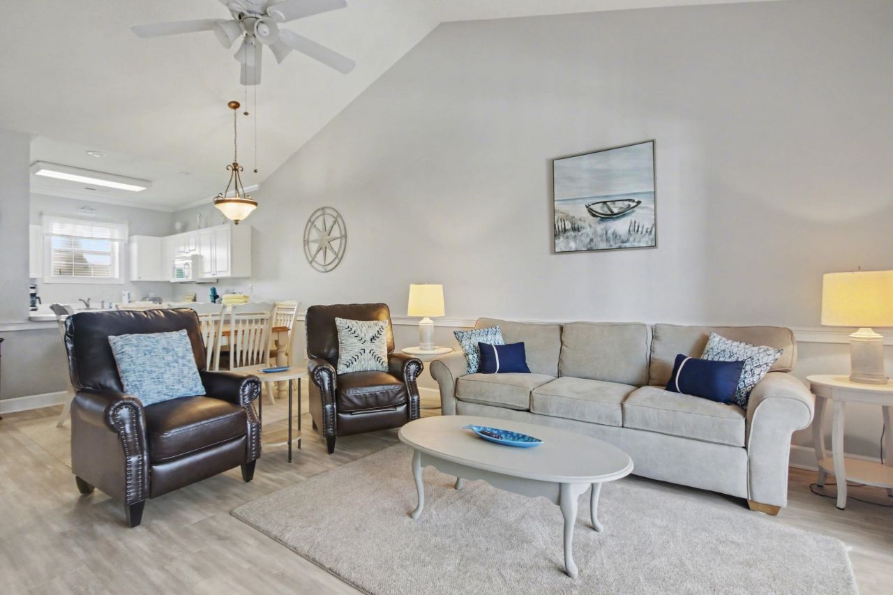 682 Riverwalk Dr. Photo 12