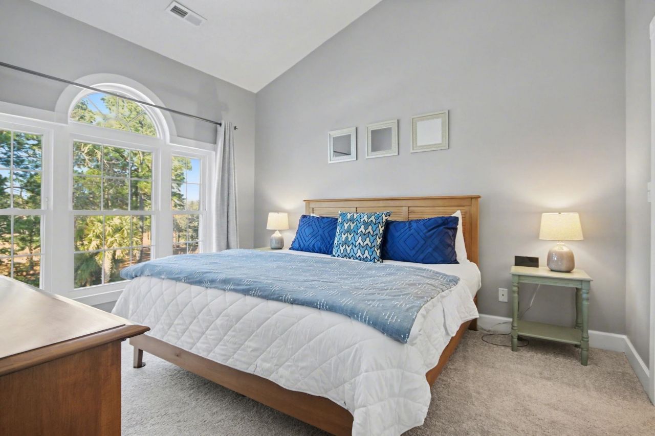 682 Riverwalk Dr. Photo 18