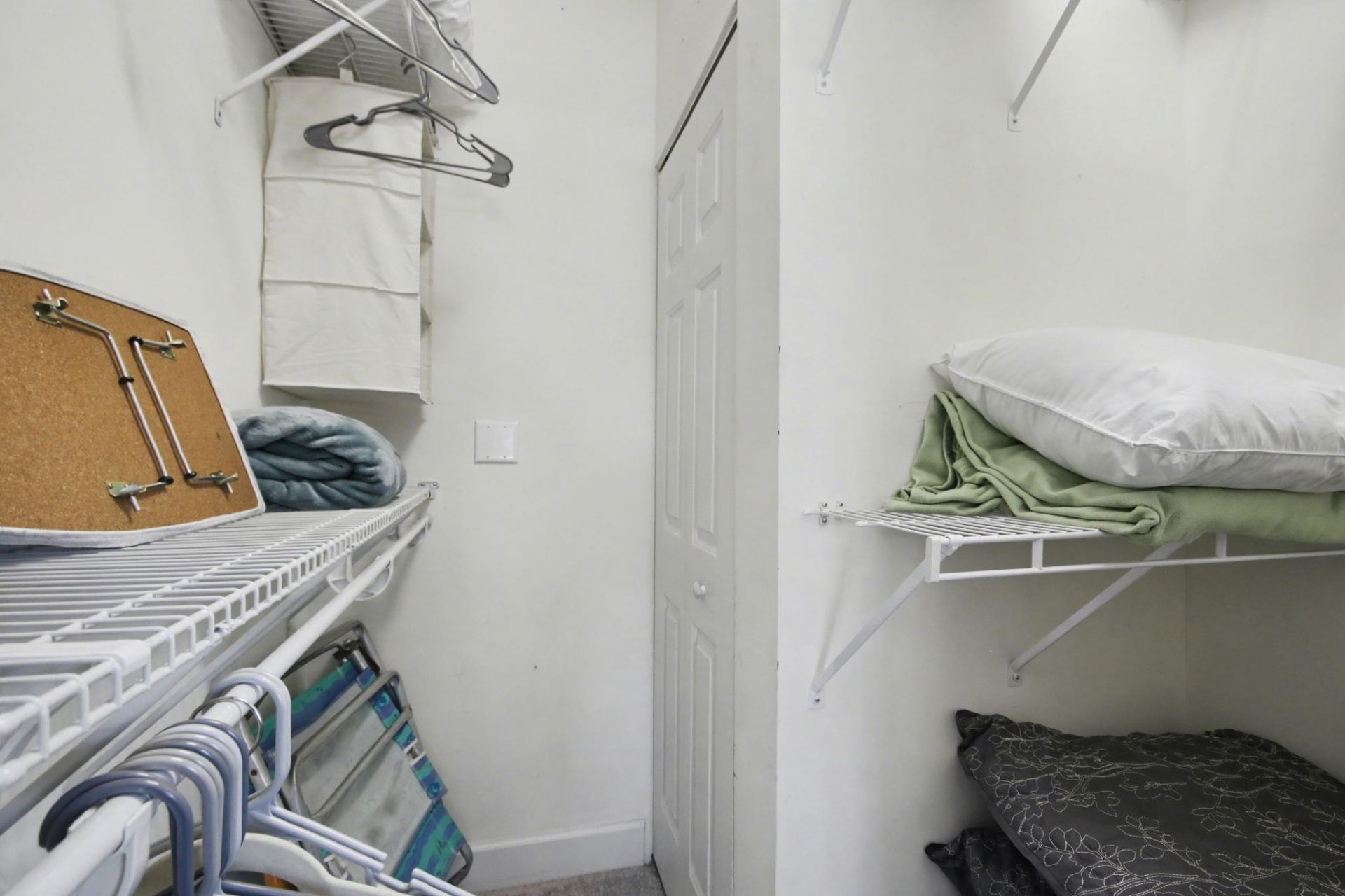 682 Riverwalk Dr. Photo 28