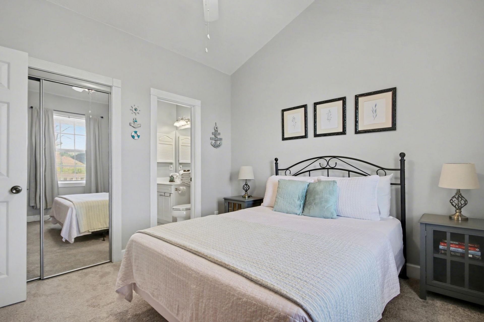 682 Riverwalk Dr. Photo 9