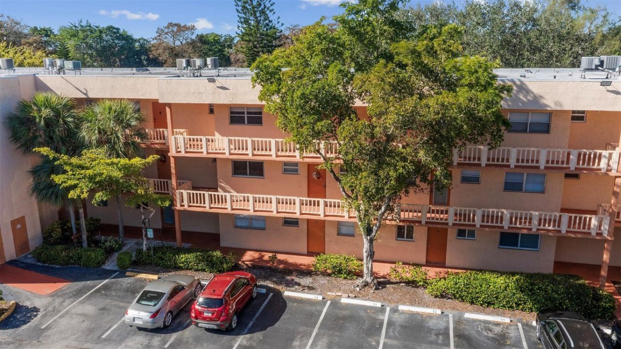 8400 Lagos De Campo Boulevard, Unit 209, Tamarac, FL 33321 Photo