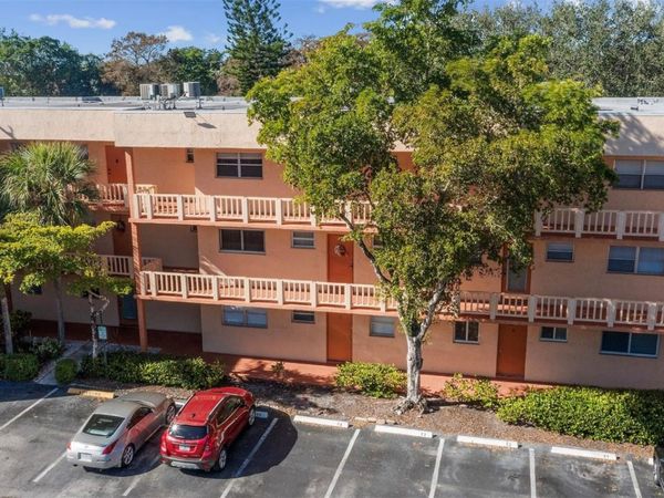 8400 Lagos De Campo Blvd, Unit 209, Tamarac, FL 33321