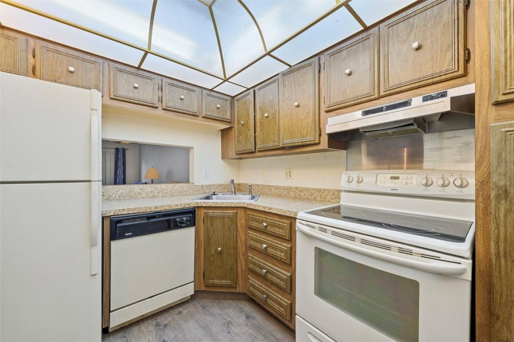 8400 Lagos De Campo Boulevard, Unit 209, Tamarac, FL 33321 Photo