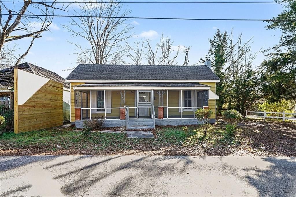 107 1st Street, Barnesville, GA 30204 Main Photo