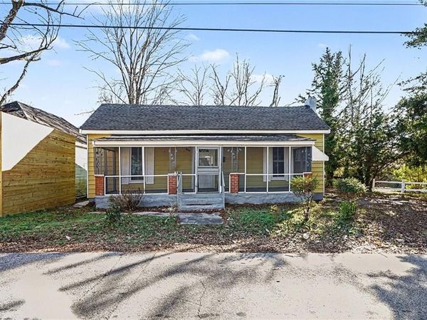 107 1st Street, Barnesville, GA 30204