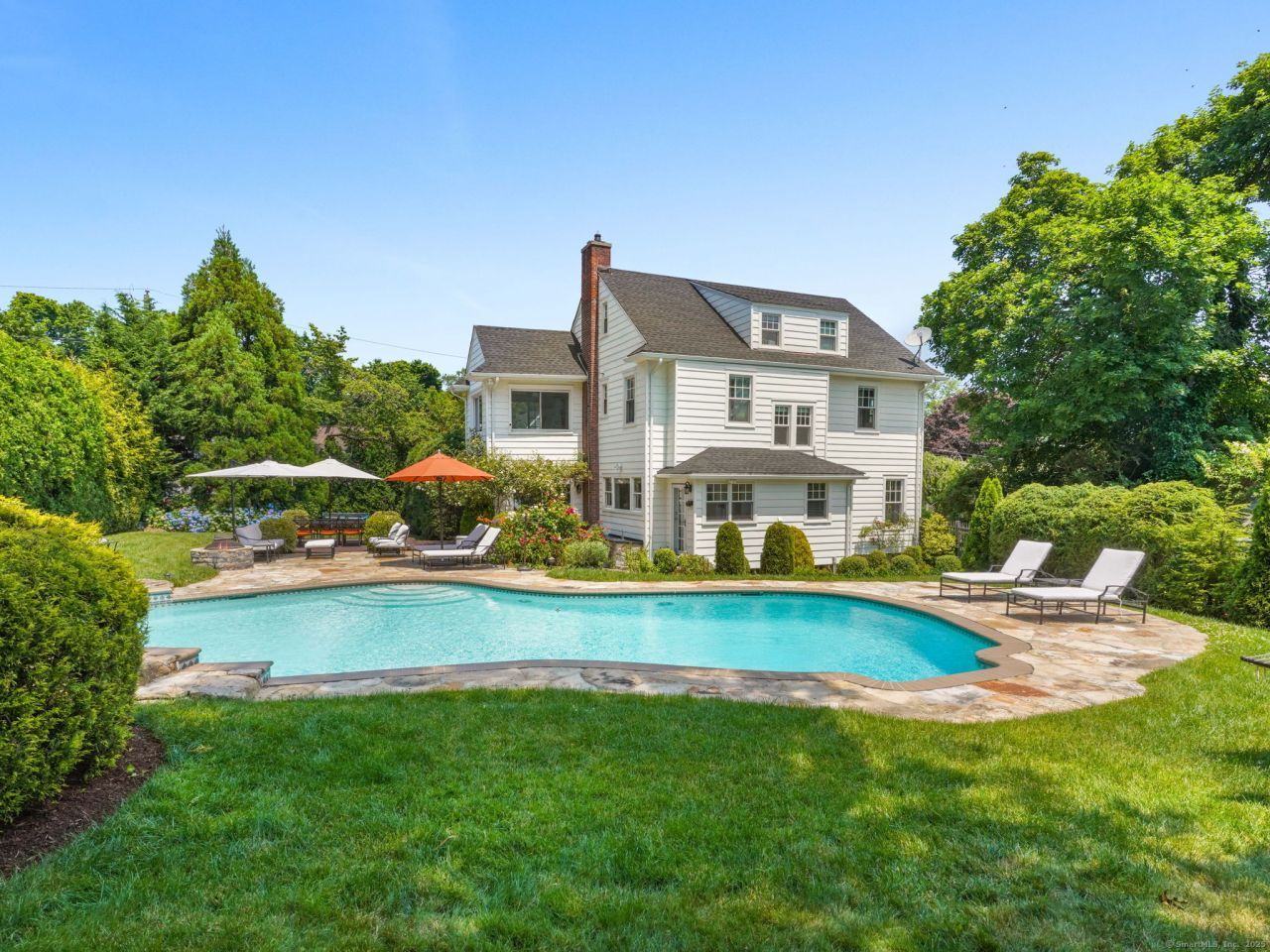 23 Auldwood, Stamford, CT 06902 Main Photo