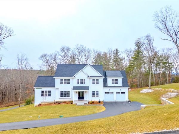 18 Locust Hill, Mendon, MA 01756