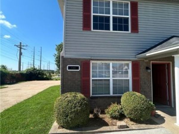 3301 SW Victoria Place, Unit 1, Bentonville, AR 72712