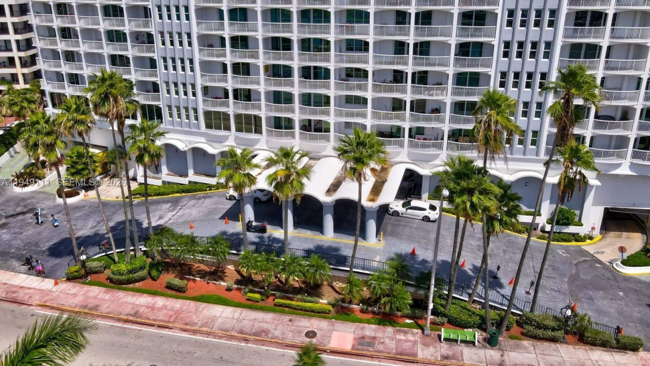 5401 Collins Ave, Unit 340, Miami Beach, FL 33140 Photo