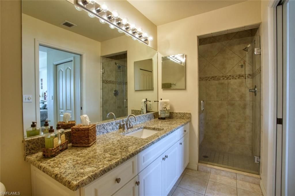8056 Queen Palm Ln, Unit 644, Fort Myers, FL 33966 Photo