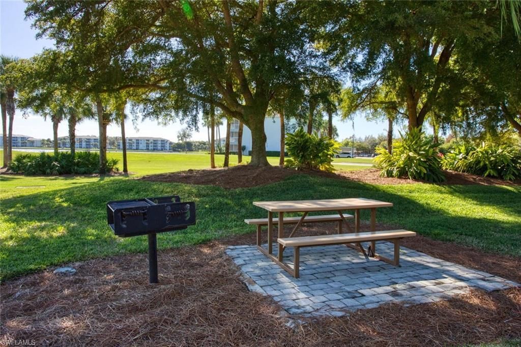 8056 Queen Palm Ln, Unit 644, Fort Myers, FL 33966 Photo