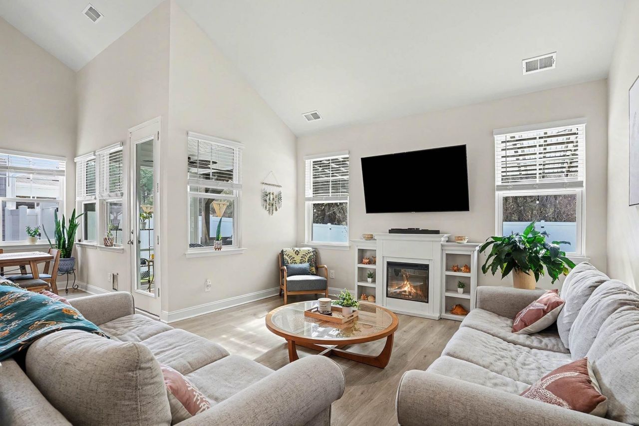 10142 Hamilton Branch Loop Photo 11