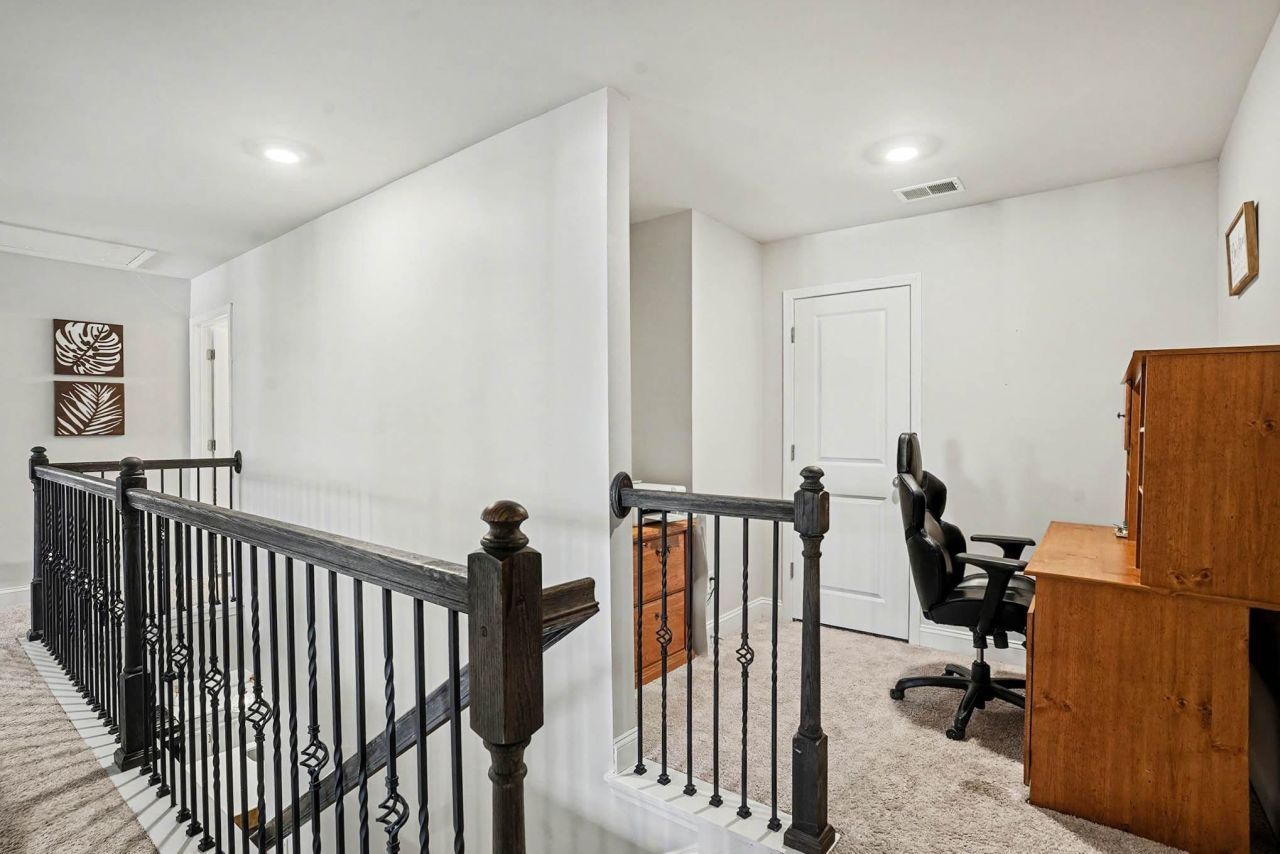 10142 Hamilton Branch Loop Photo 17