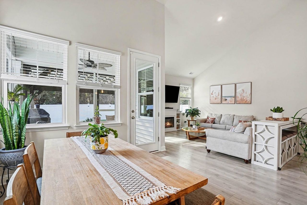 10142 Hamilton Branch Loop Photo 9